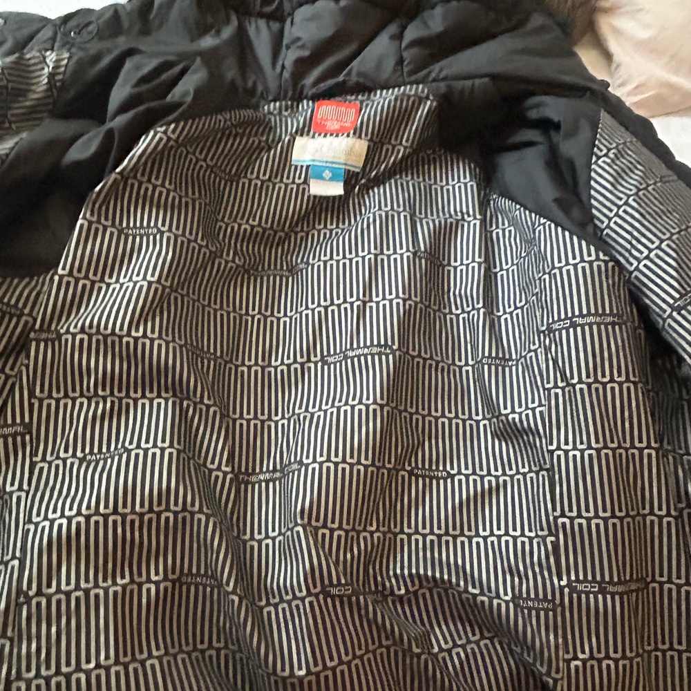 Columbia Women's Black Puffer Coat with Fur Trim - Picture 3 of 6
